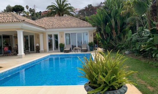 Villa in Cuesta de la Villa