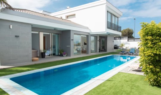 Villa in La Quinta Roja